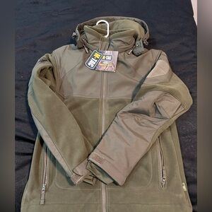 M‑Tac Fleece Jacket Each for $80 Brand New
Size M men’s, new with tags!